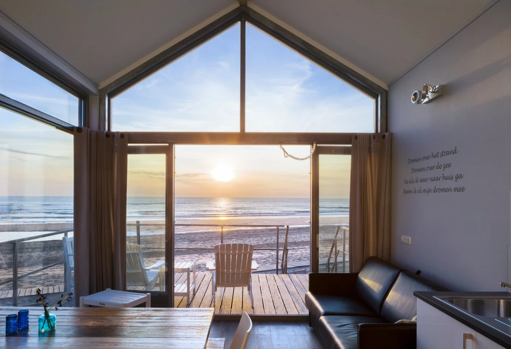 Strandhuisje 4-6 persoons, direct aan zee